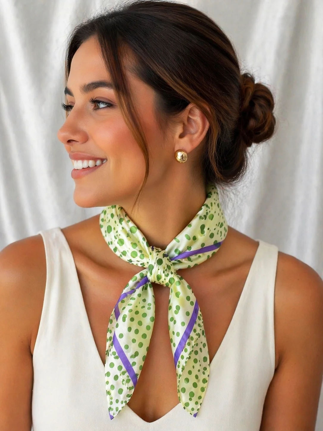 Lenço Seda Poá Verde com Acabamento Lilás