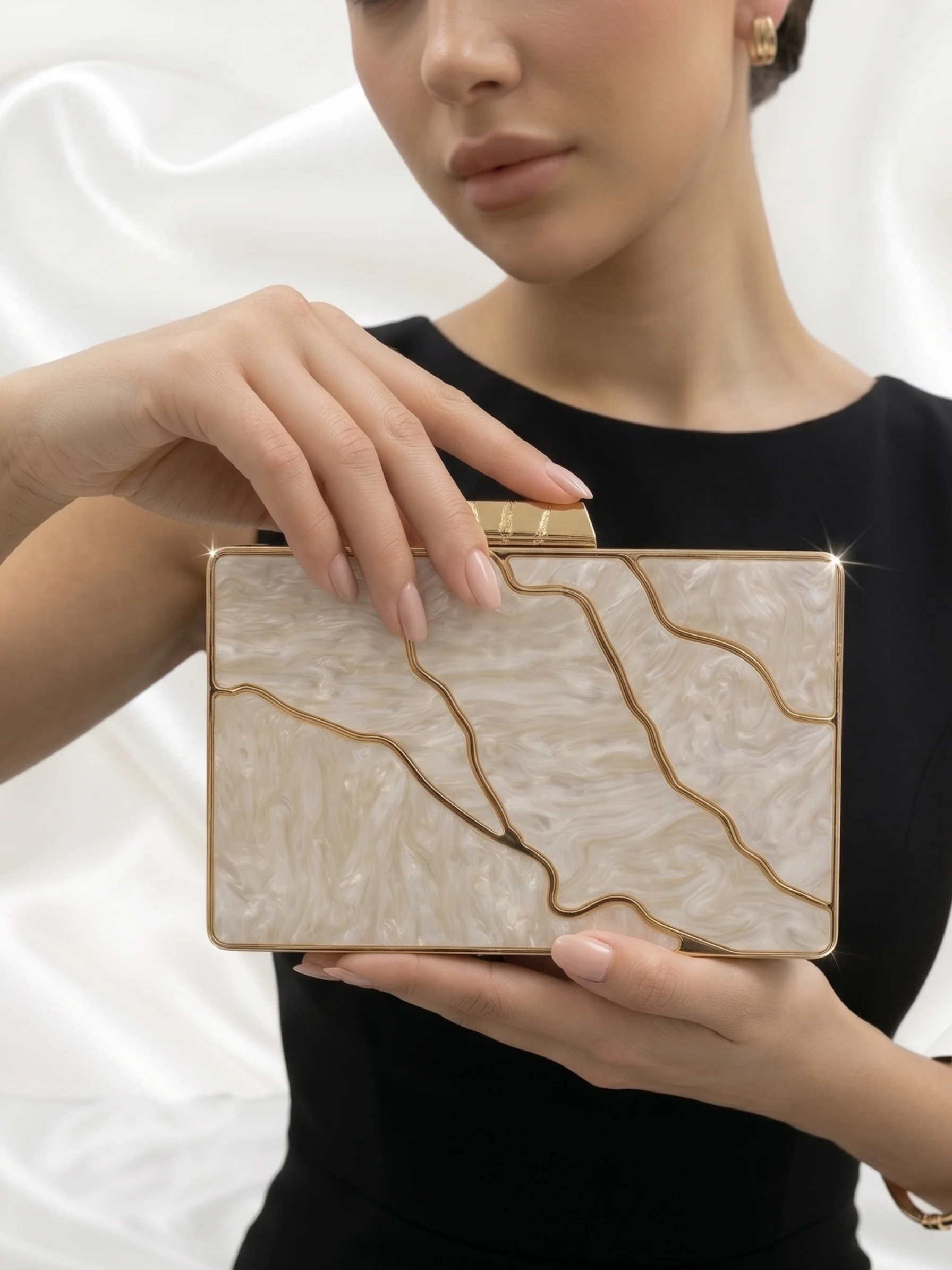 Clutch Elegance Marble Dourada