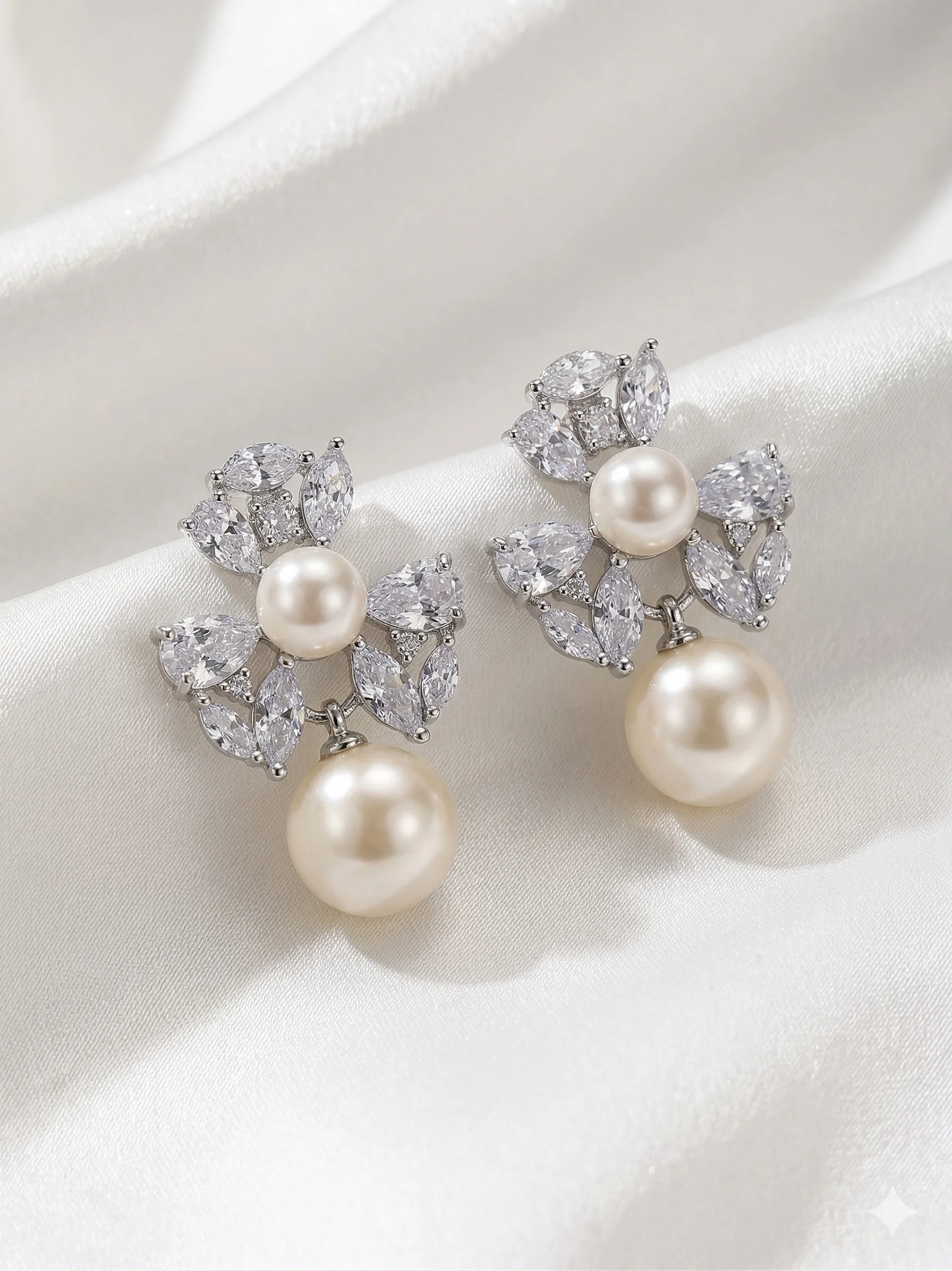  Brinco Royal de Zircônias e Pérolas Duplas