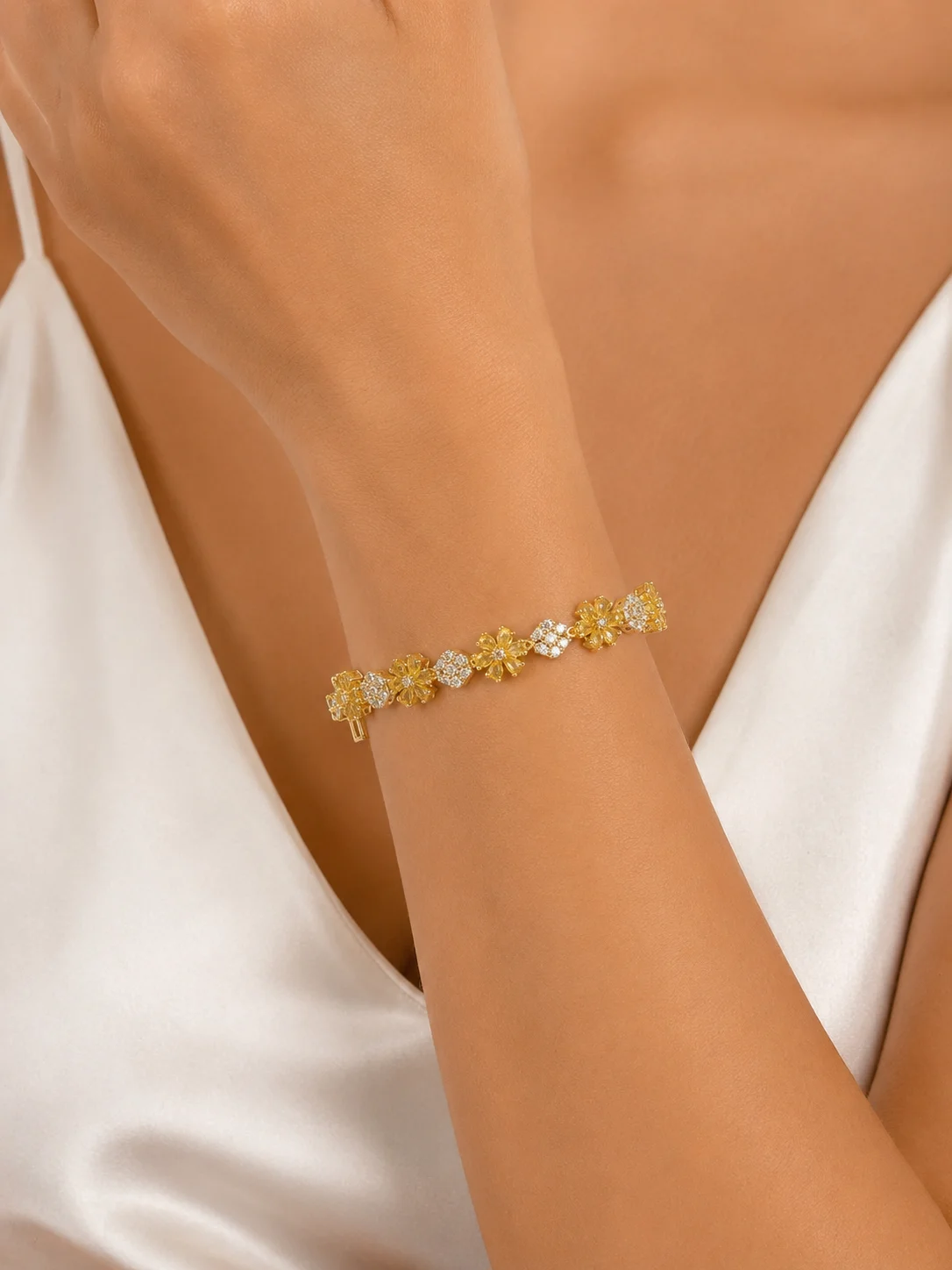 Pulseira Flores Gold Cravejada com Zircônias Coloridas 