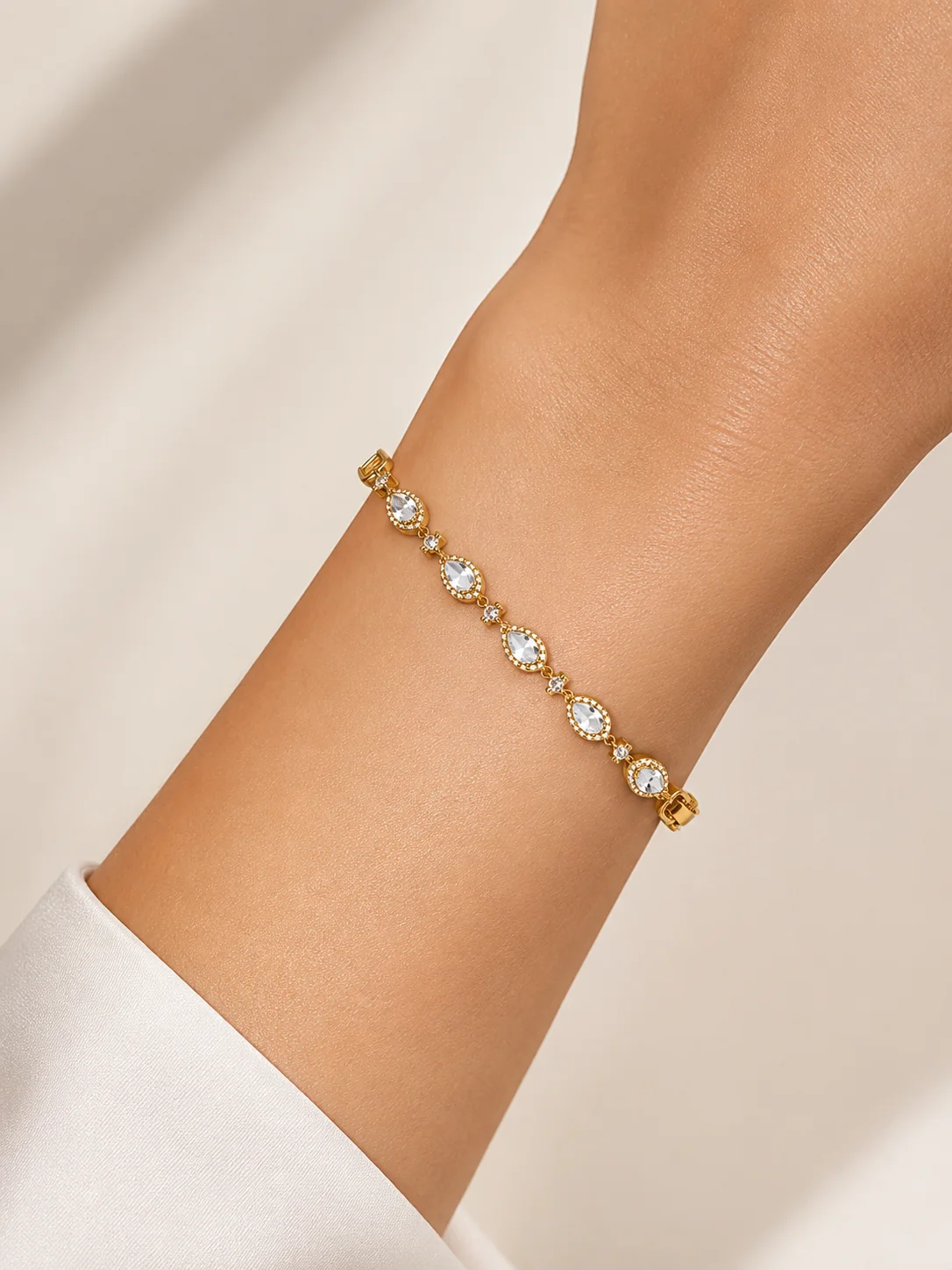 Pulseira Gota Luxo Gold