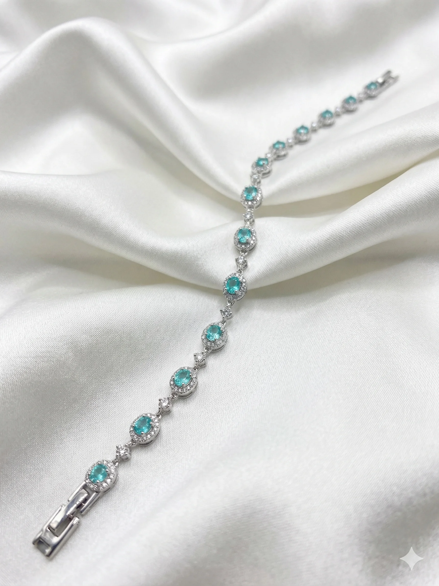 Pulseira quadrada Luxo Cravejada 