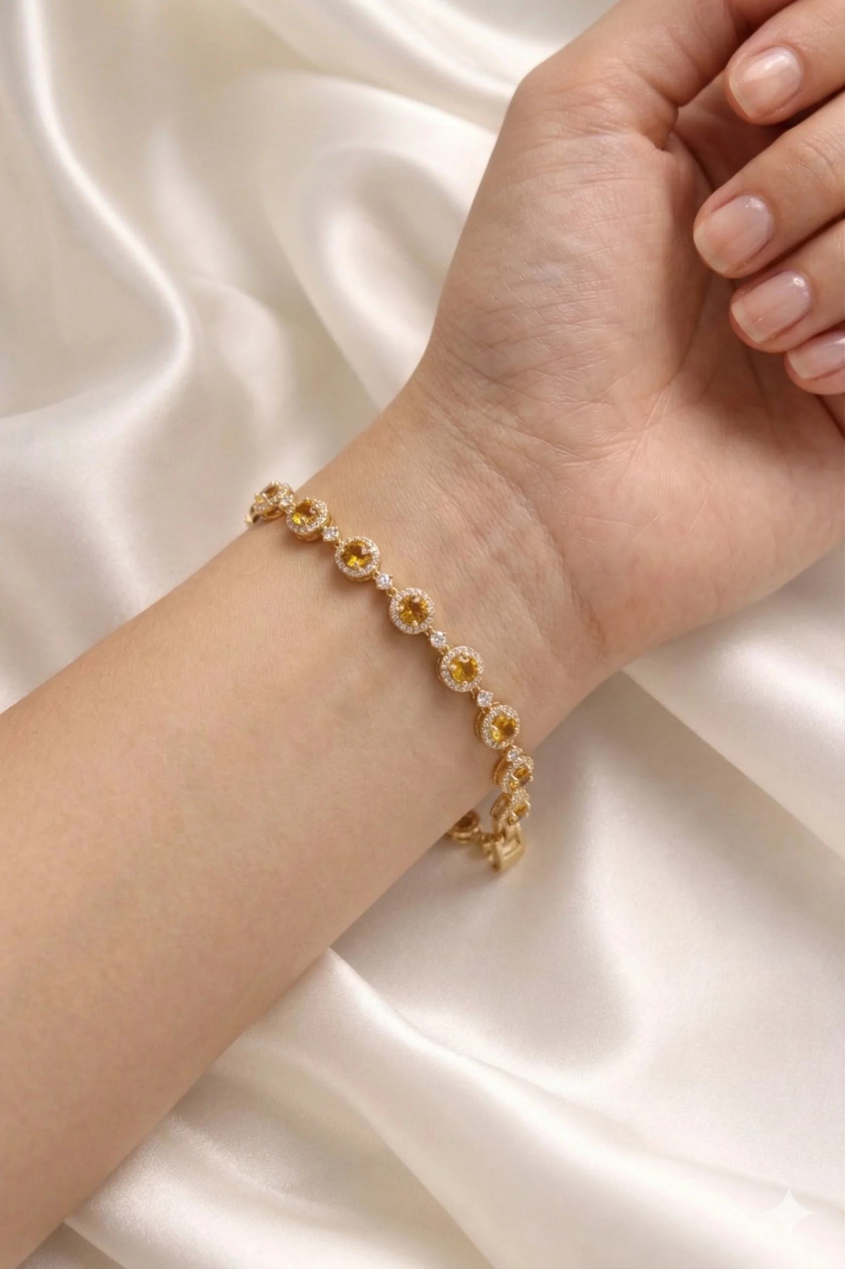 Pulseira quadrada Luxo Cravejada com Zircônias