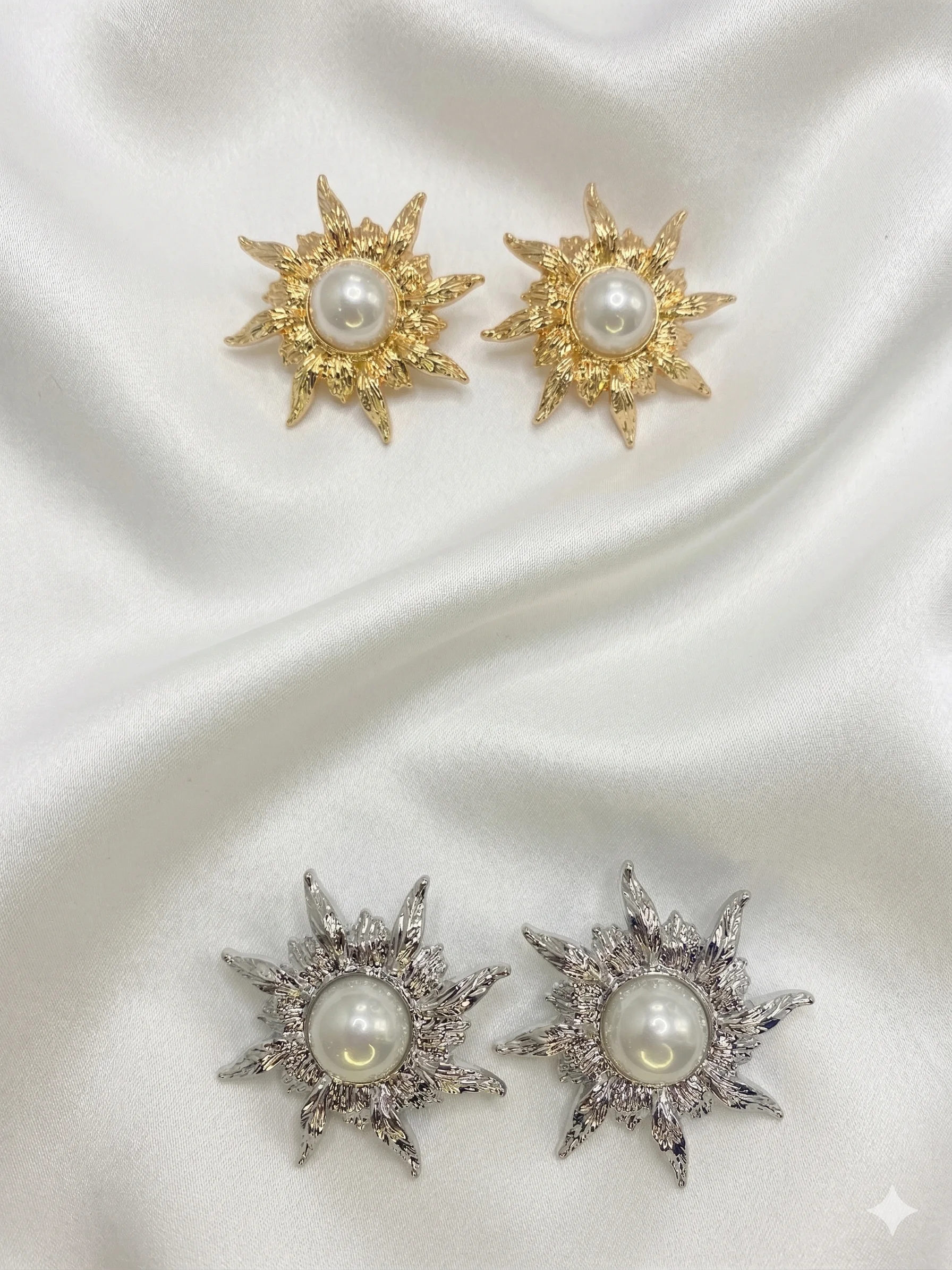 Brinco Sol de Pérola Barroca Estilizado
