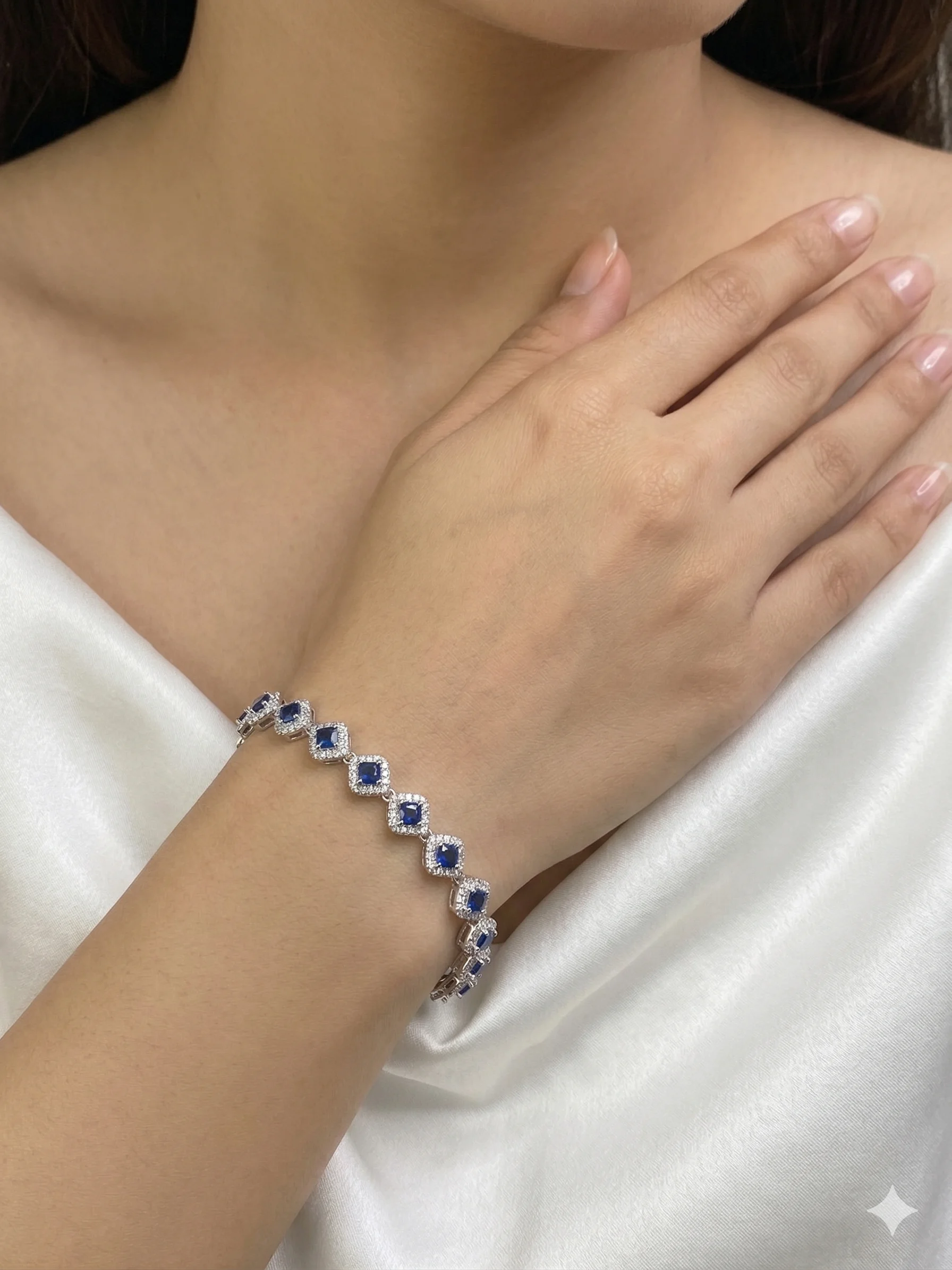 Pulseira Trevo com Zircônias 