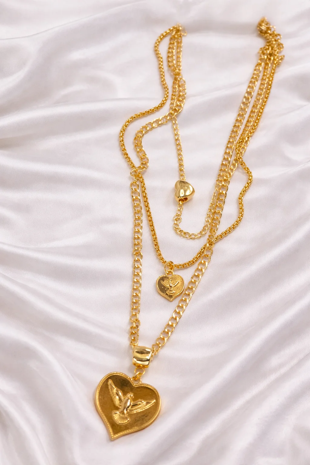 Colar Triplo Donna Bendita - Corrente com Pingentes de Coração e Espírito Santo