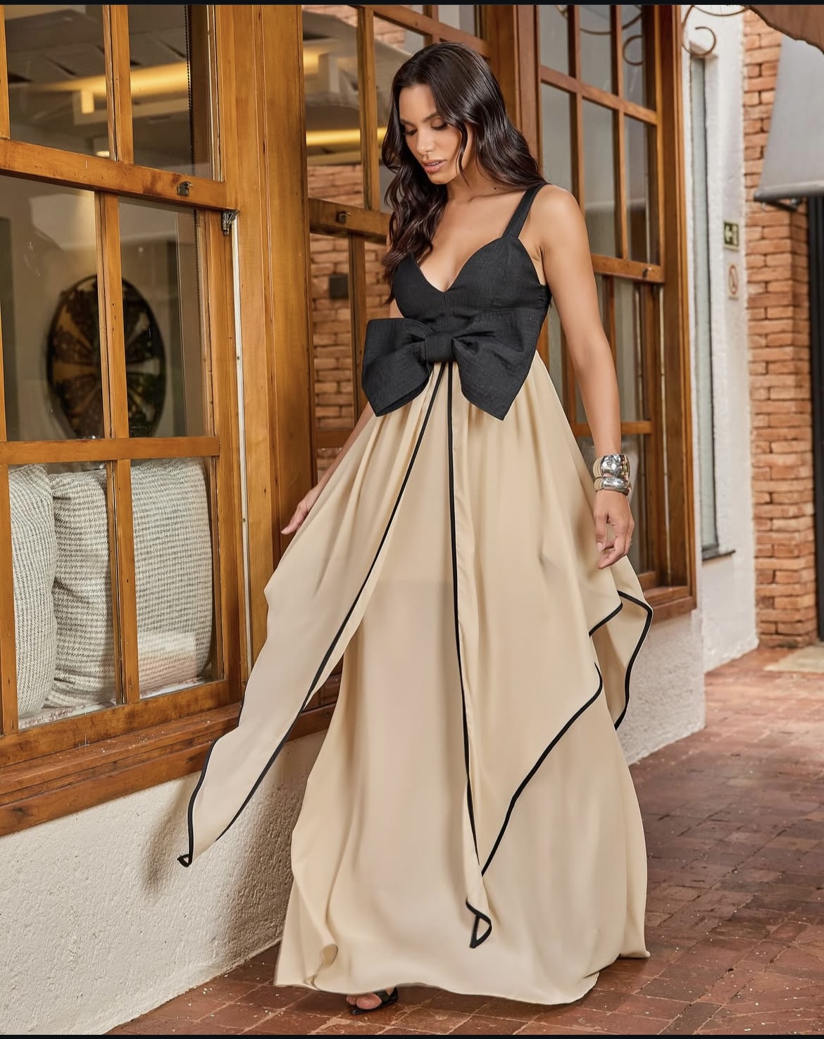 Vestido de Festa com Laço Frontal