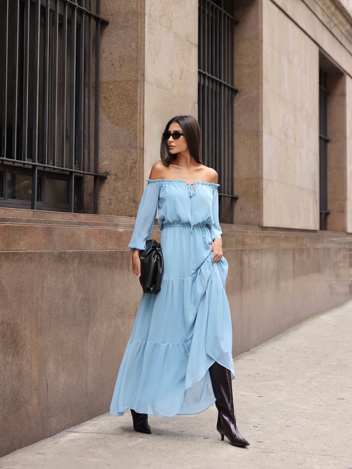 Vestido ombro a ombro azul